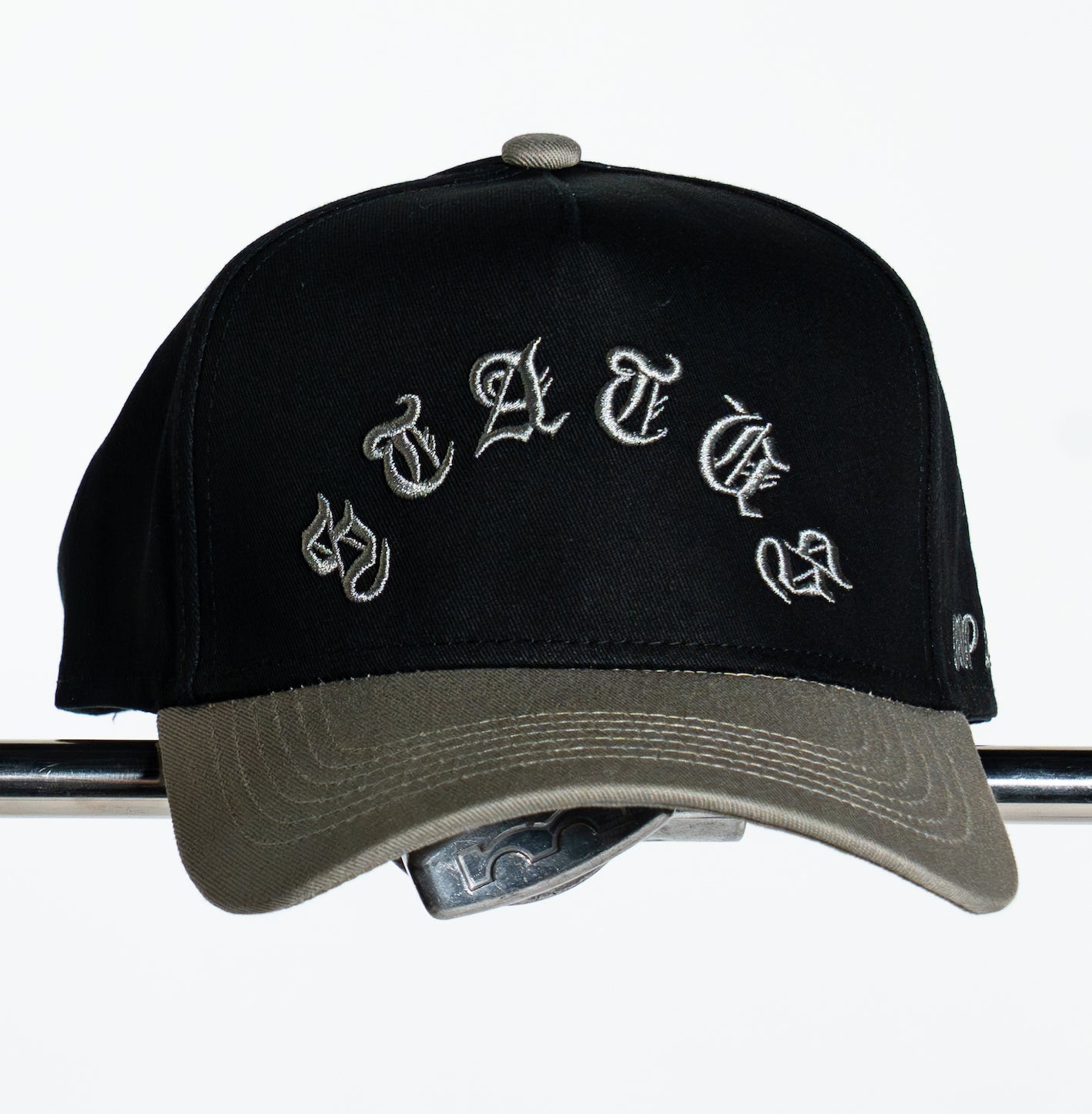 Status Olde English Hat